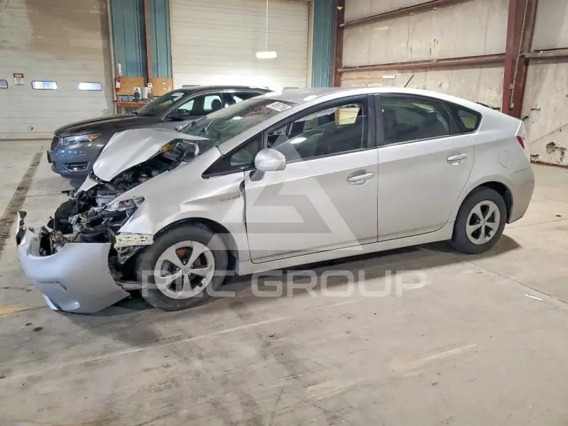 2015 Toyota PRIUS фото