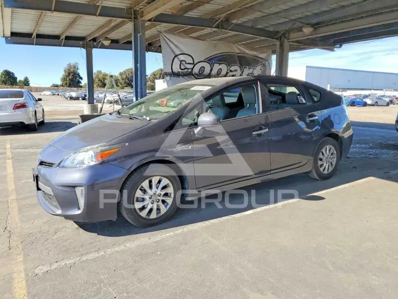 2015 Toyota PRIUS фото
