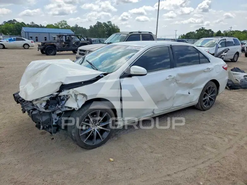 2015 Toyota CAMRY фото
