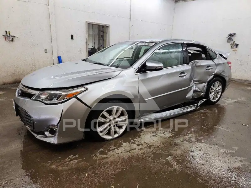 2015 Toyota AVALON photo