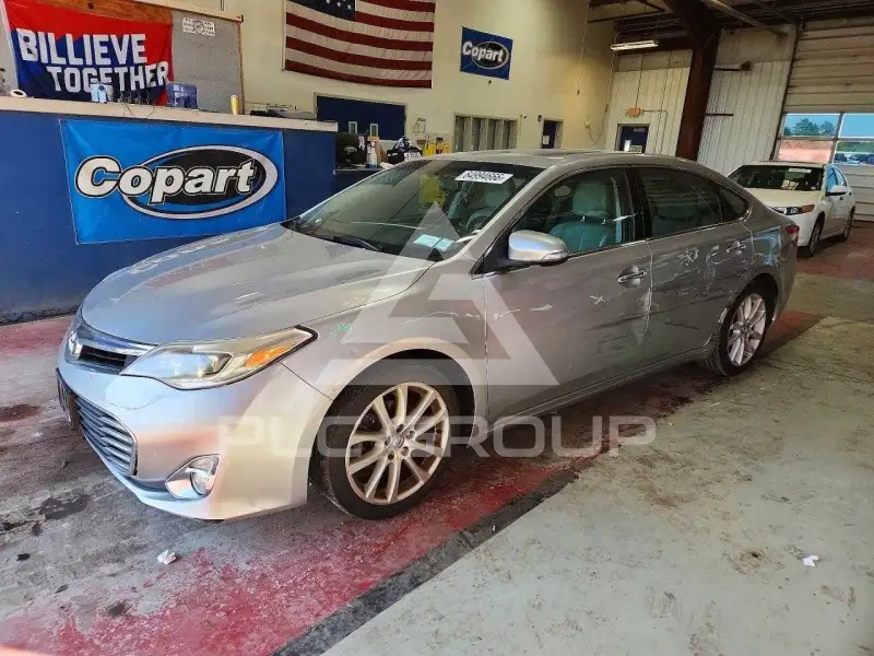 2015 Toyota AVALON photo