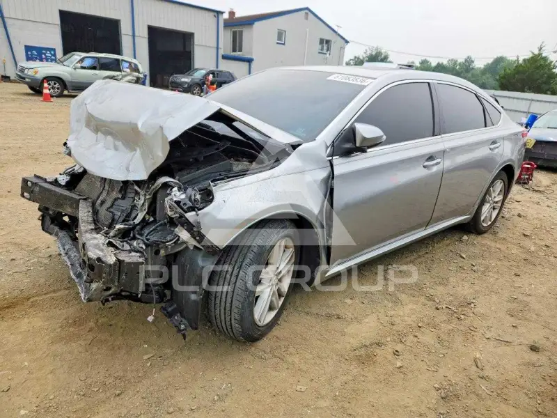 2015 Toyota AVALON photo