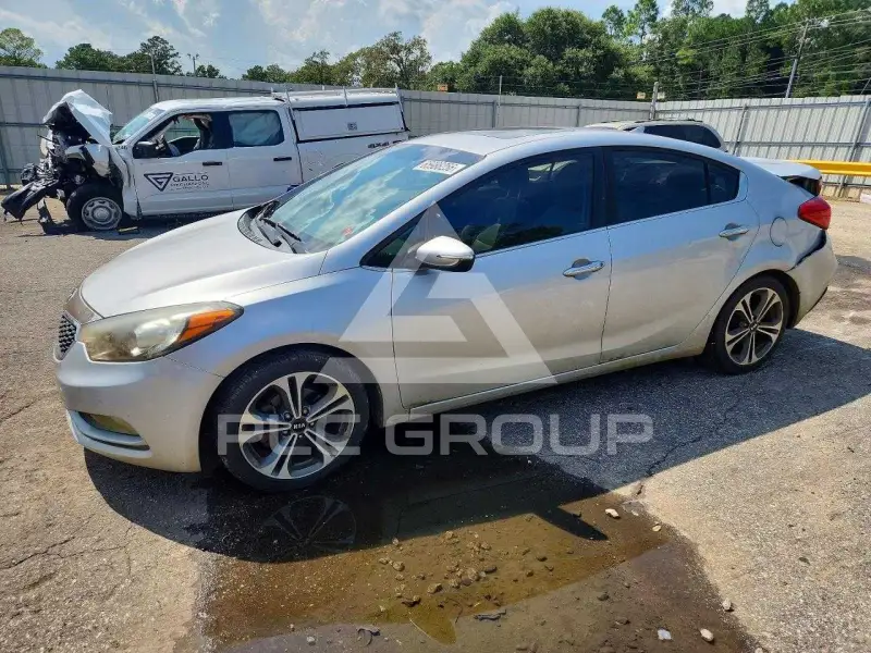 2015 KIA Forte photo