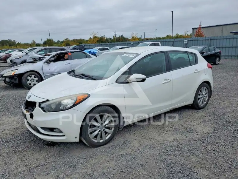 2015 KIA Forte photo
