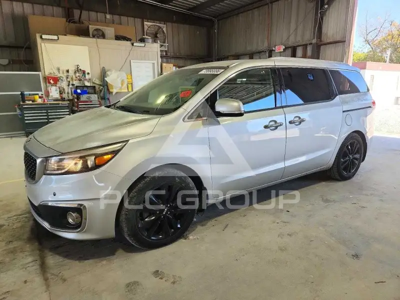 2015 KIA Sedona photo