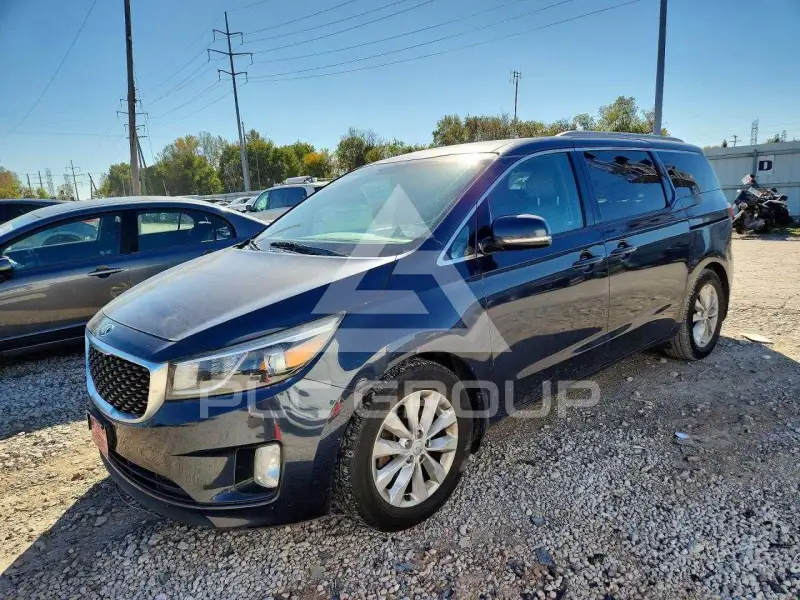 2015 KIA Sedona photo