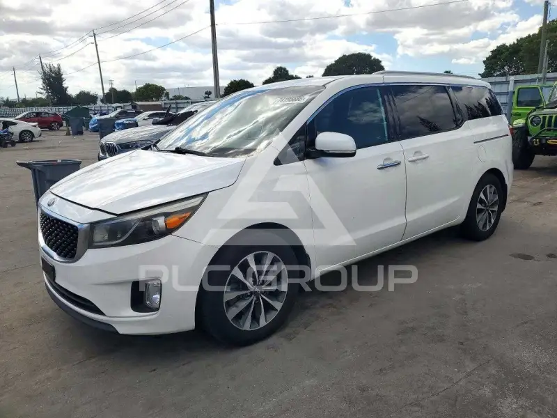 2015 KIA Sedona photo