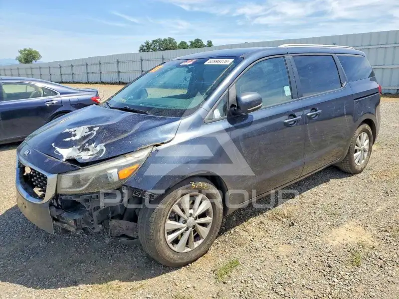 2015 KIA Sedona photo