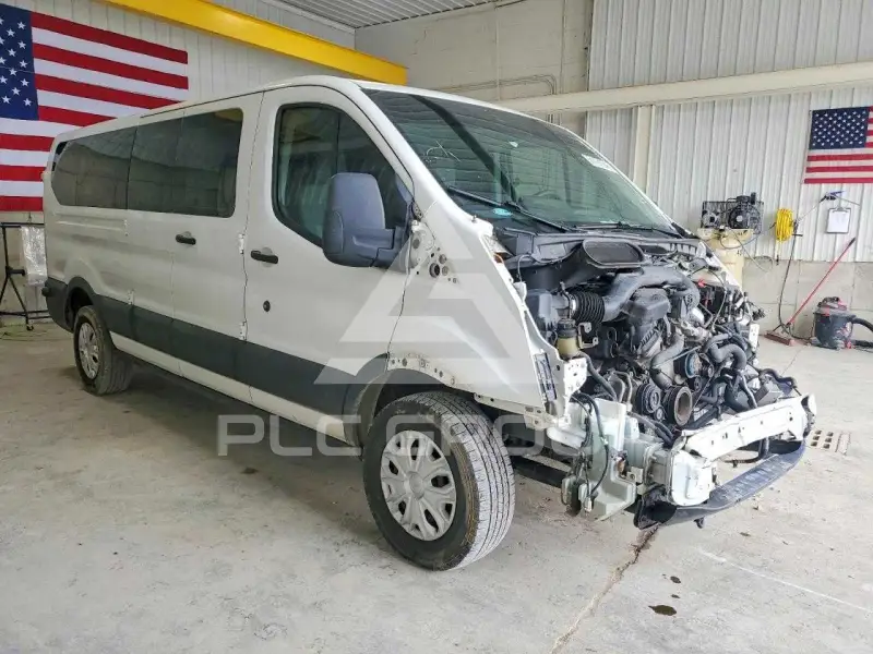2015 Ford TRANSIT фото