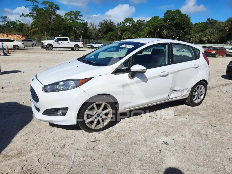 2015 Ford FIESTA фото