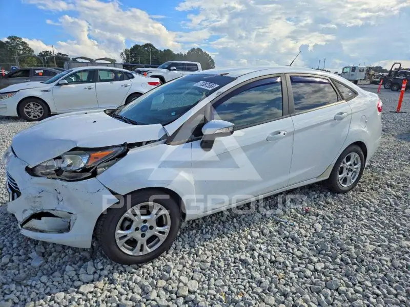 2015 Ford FIESTA photo