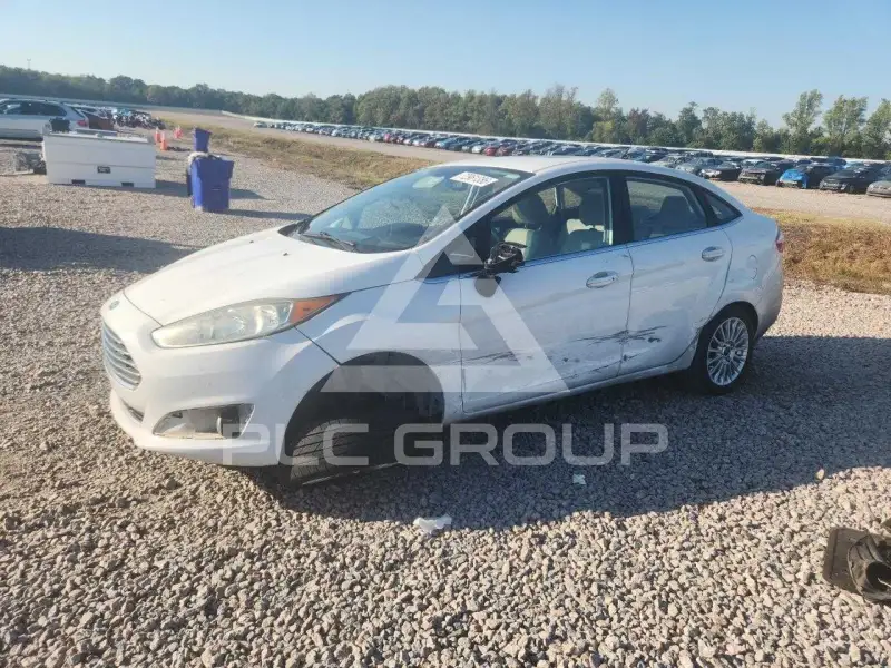 2015 Ford FIESTA photo