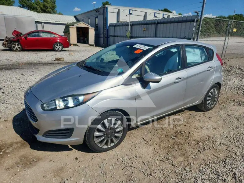 2015 Ford FIESTA photo