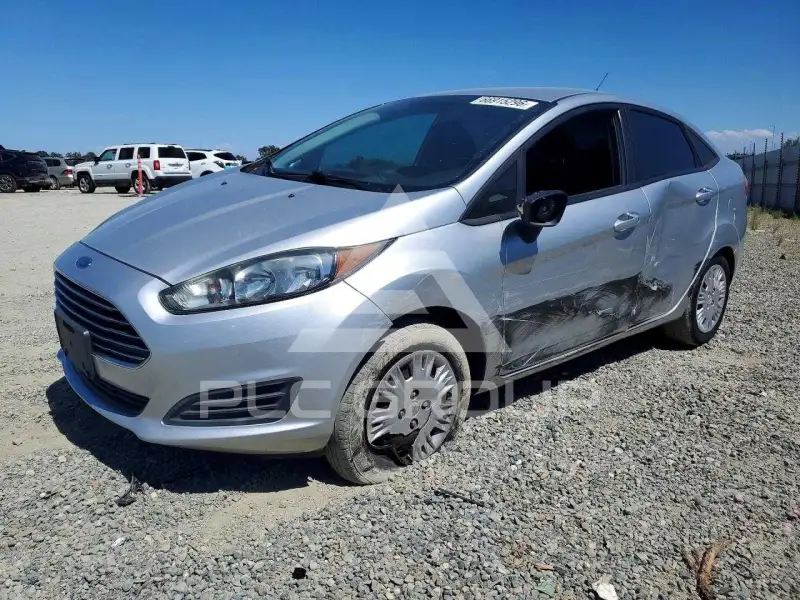 2015 Ford FIESTA фото
