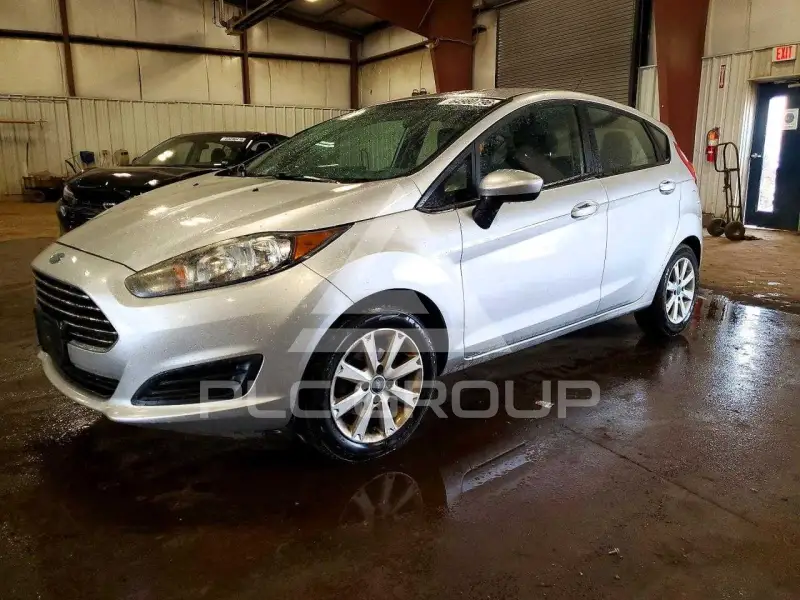 2015 Ford FIESTA фото