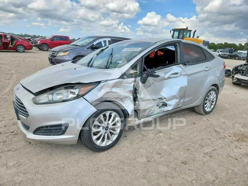 2015 Ford FIESTA фото