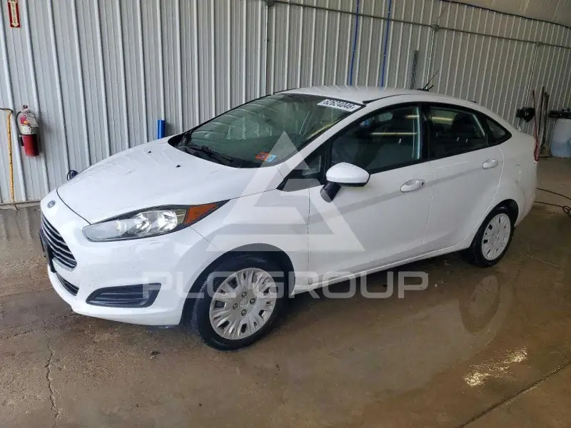 2015 Ford FIESTA photo