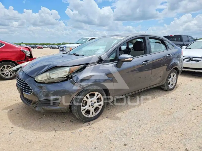 2015 Ford FIESTA фото