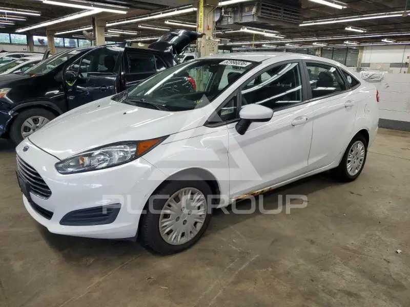 2015 Ford FIESTA фото