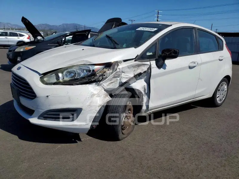 2015 Ford FIESTA фото