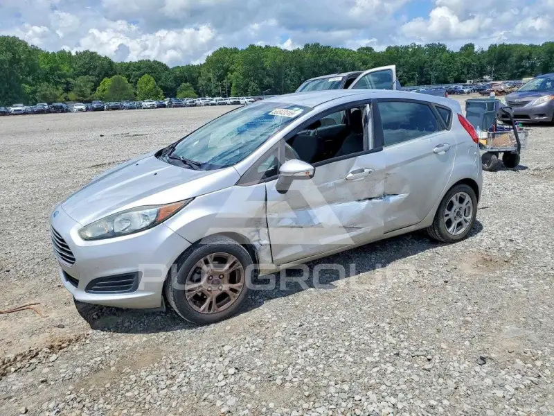 2015 Ford FIESTA фото