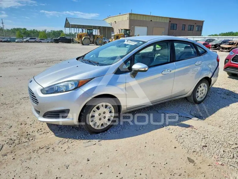 2015 Ford FIESTA фото