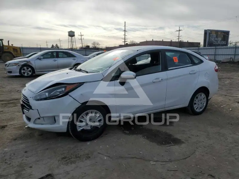 2015 Ford FIESTA фото
