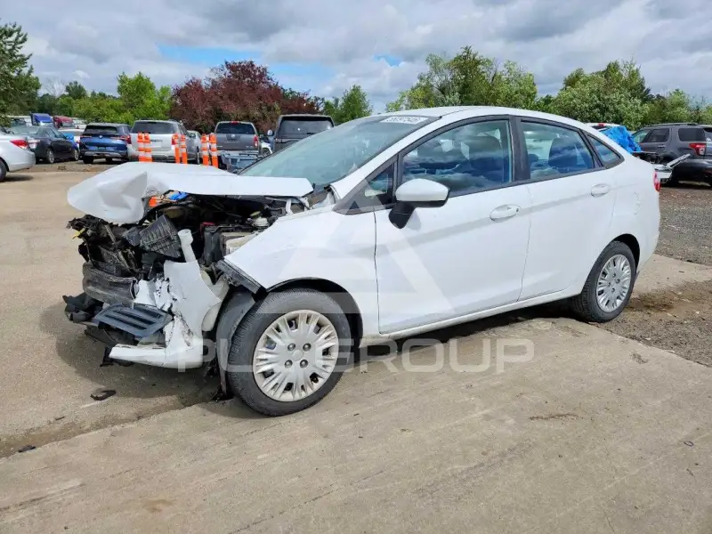 2015 Ford FIESTA фото