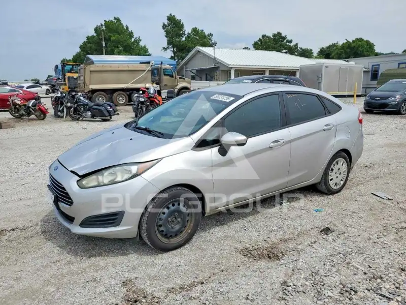 2015 Ford FIESTA фото