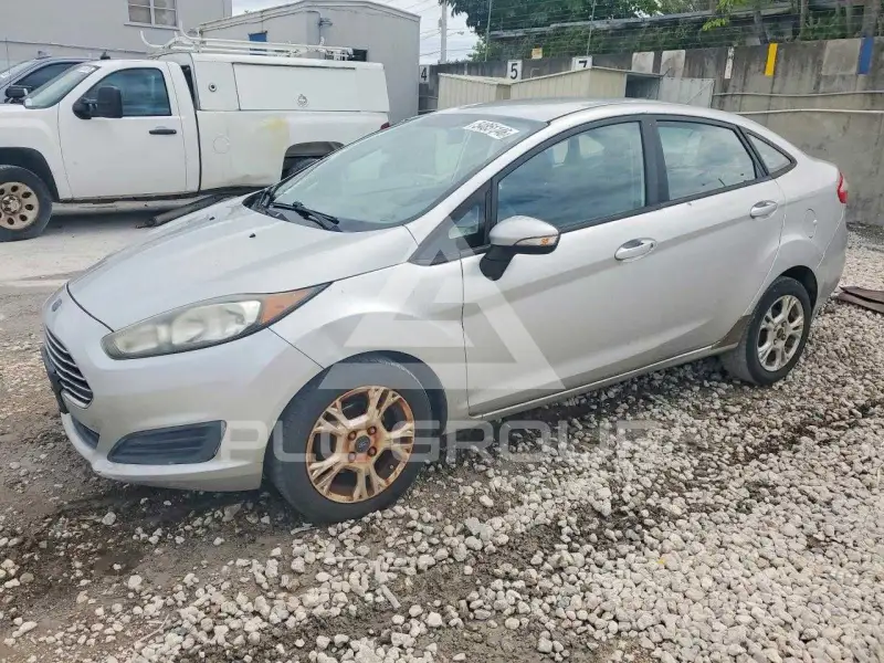 2015 Ford FIESTA photo