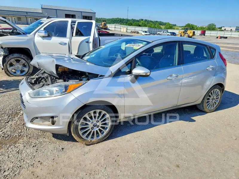 2015 Ford FIESTA фото