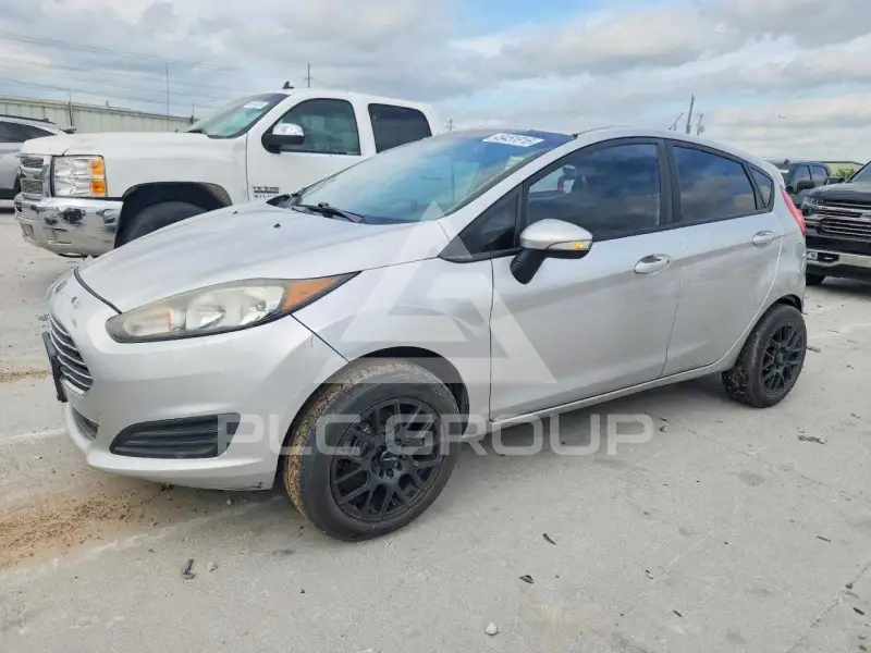 2015 Ford FIESTA photo