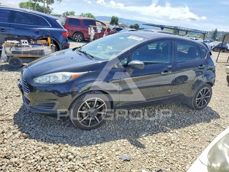 2015 Ford FIESTA photo