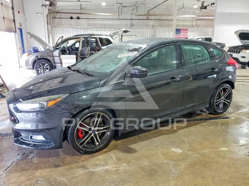 2015 Ford FOCUS фото