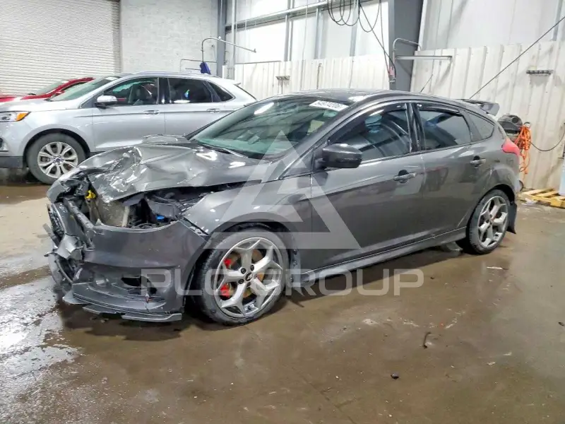 2015 Ford FOCUS фото