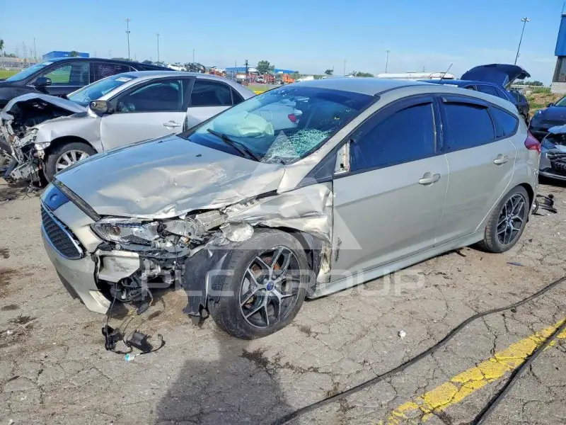 2015 Ford FOCUS photo