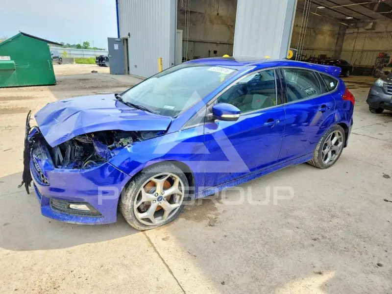 2015 Ford FOCUS фото