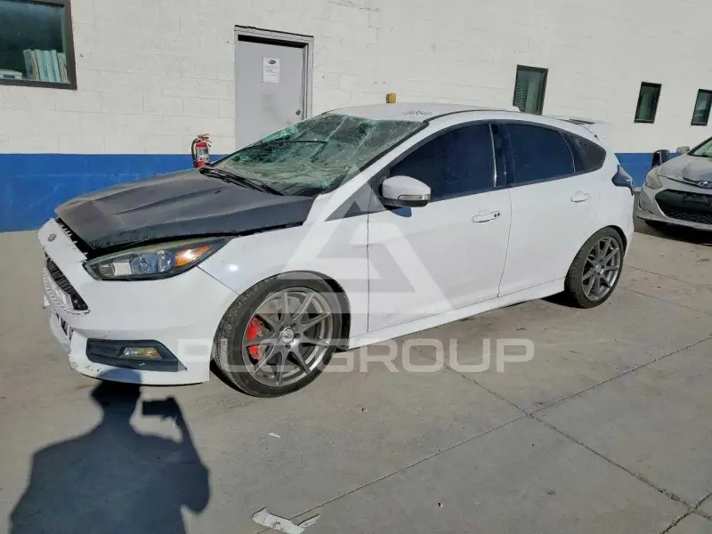 2015 Ford FOCUS фото