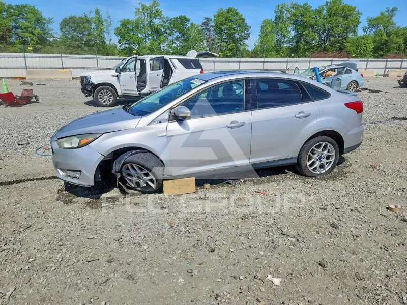 2015 Ford FOCUS фото