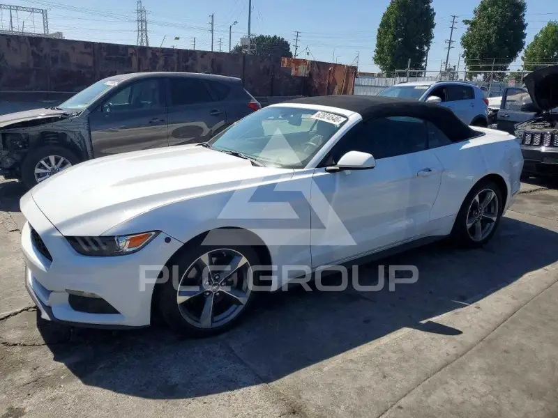 2015 Ford MUSTANG photo