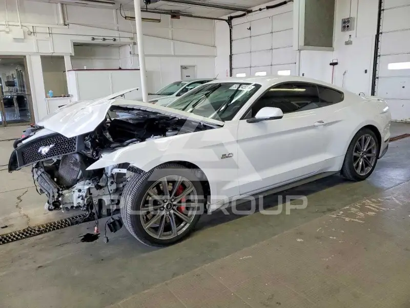 2015 Ford MUSTANG photo