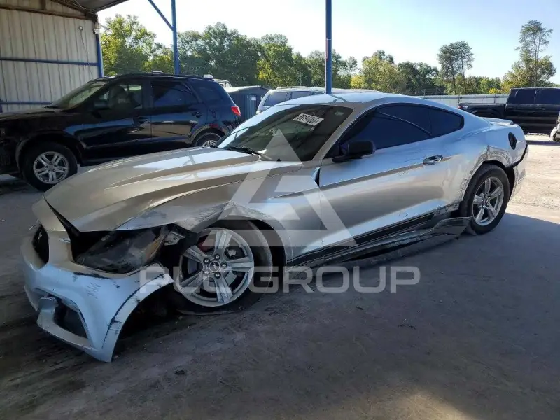 2015 Ford MUSTANG photo