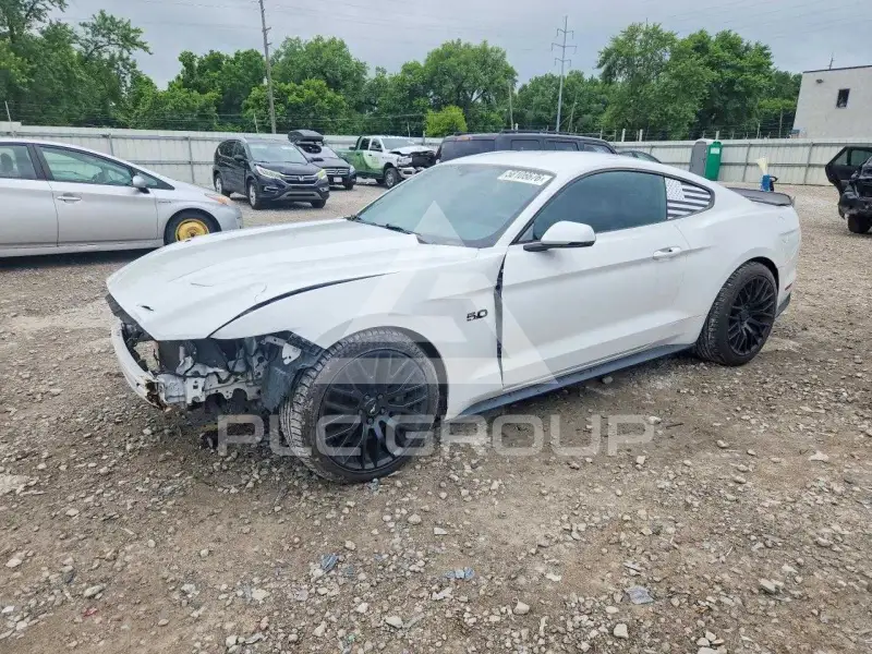 2015 Ford MUSTANG photo