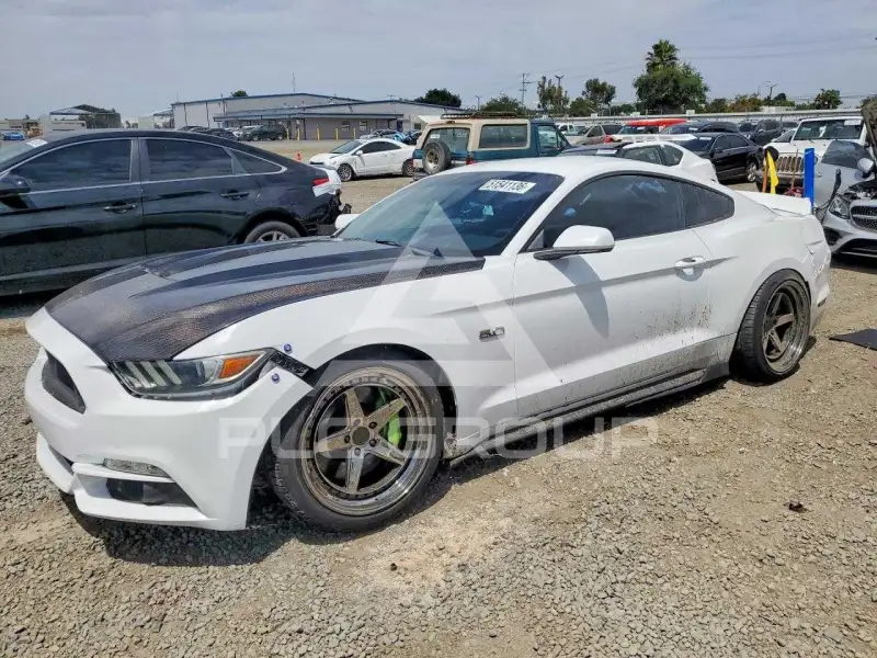 2015 Ford MUSTANG photo