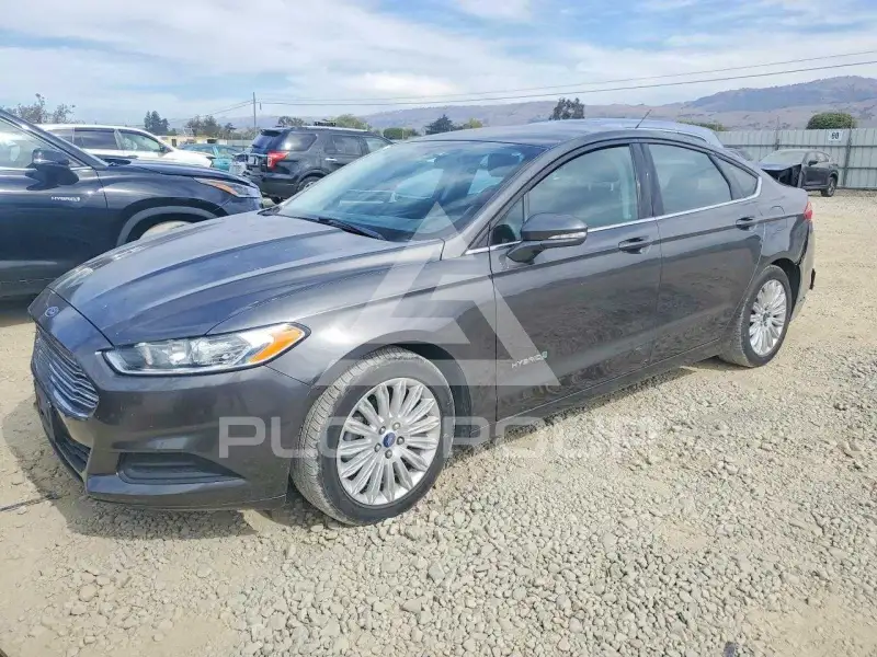 2015 Ford FUSION photo