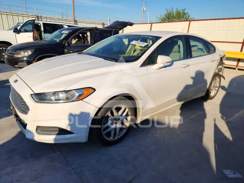 2015 Ford FUSION фото