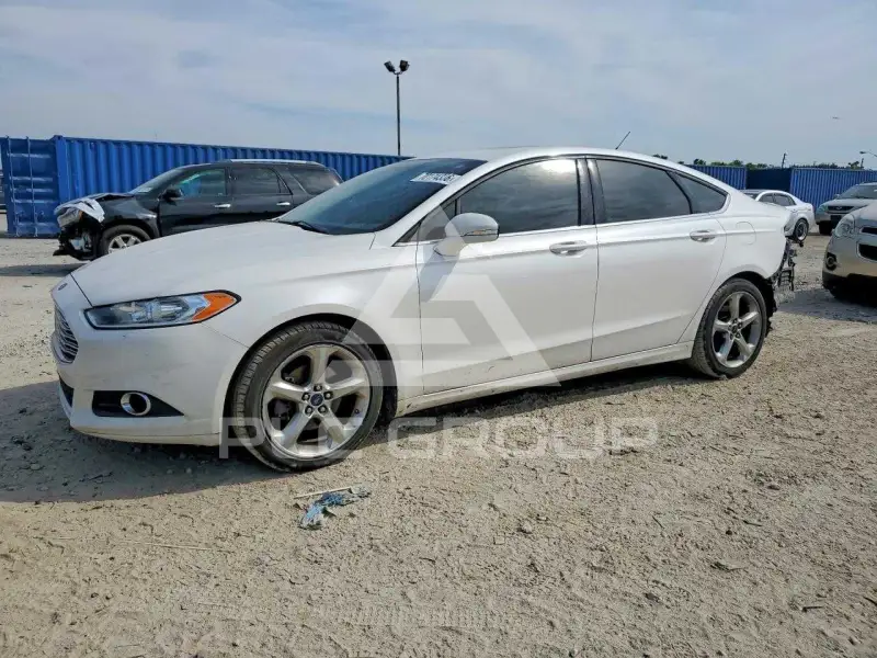 2015 Ford FUSION фото