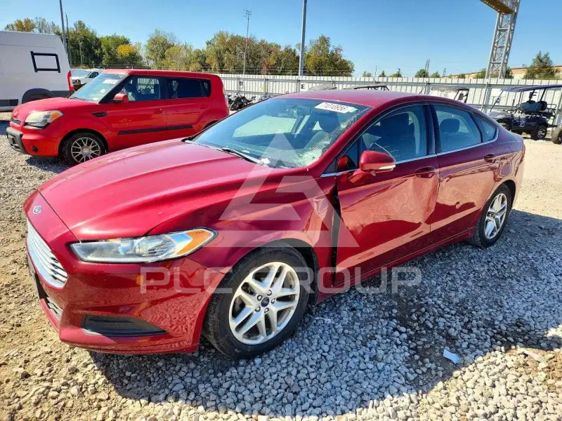 2015 Ford FUSION фото