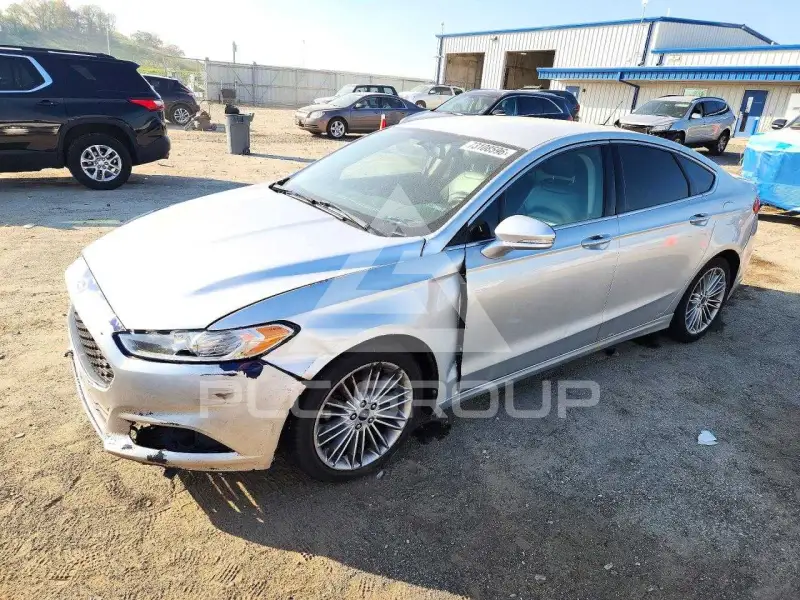 2015 Ford FUSION photo