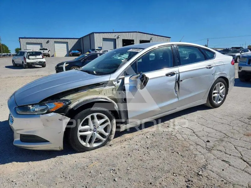 2015 Ford FUSION photo